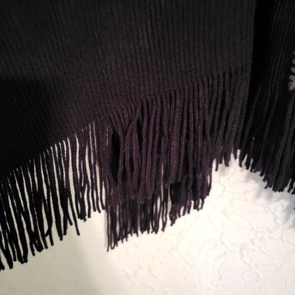 NWT Black w Gray Embroidered Trim Fringed Open Front Sweater Poncho Size OS - Picture 6 of 12